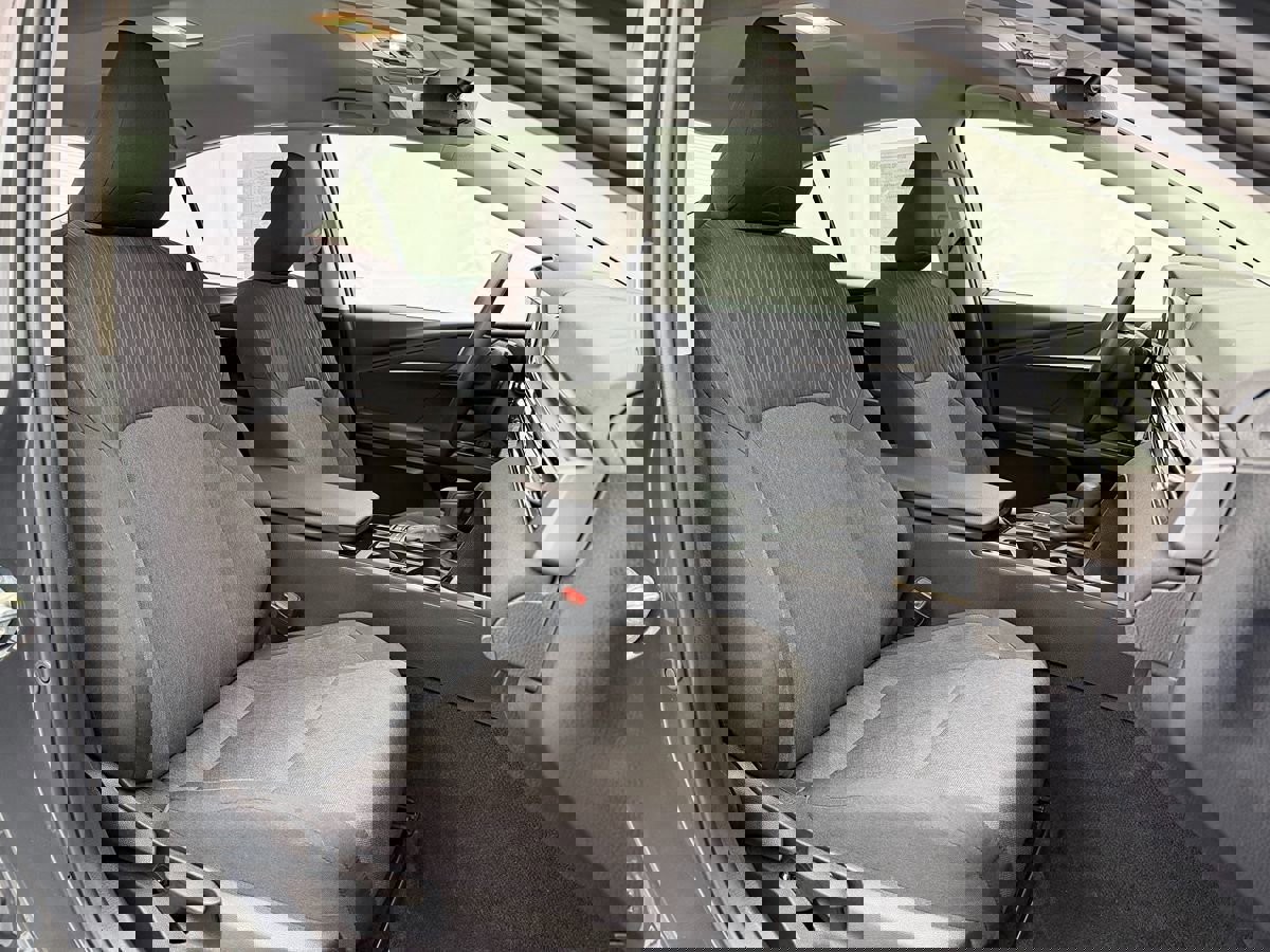 Used 2025 Toyota Camry LE image 31