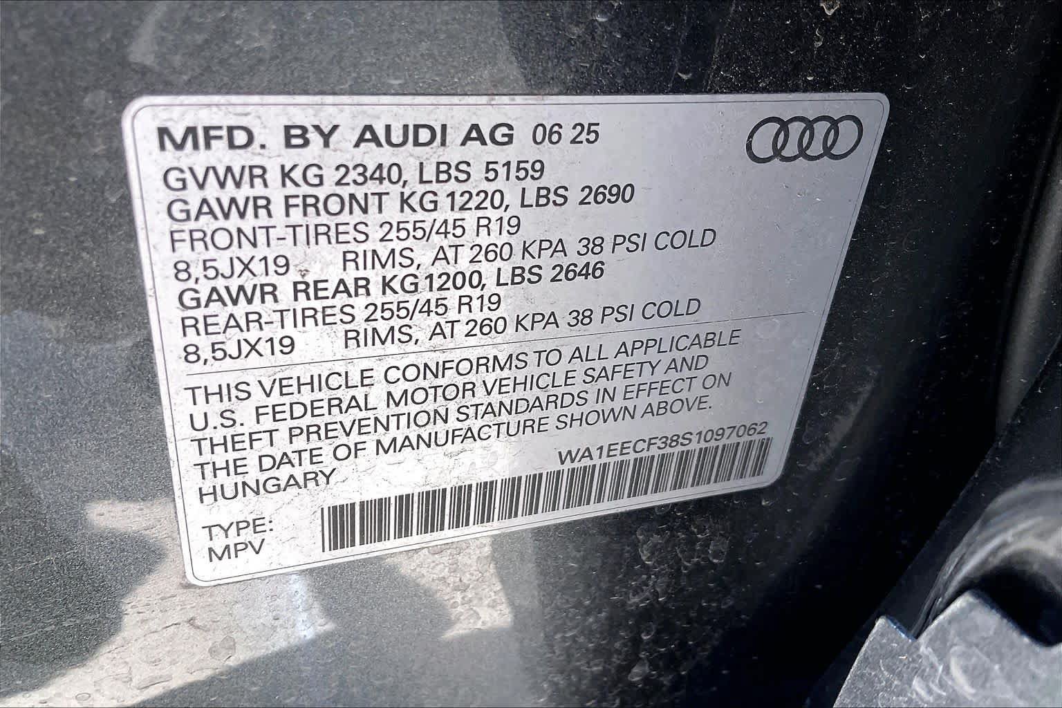 Used 2025 Audi Q3 2.0T Premium Plus w/ Premium Plus Package AWD/4WD image 35