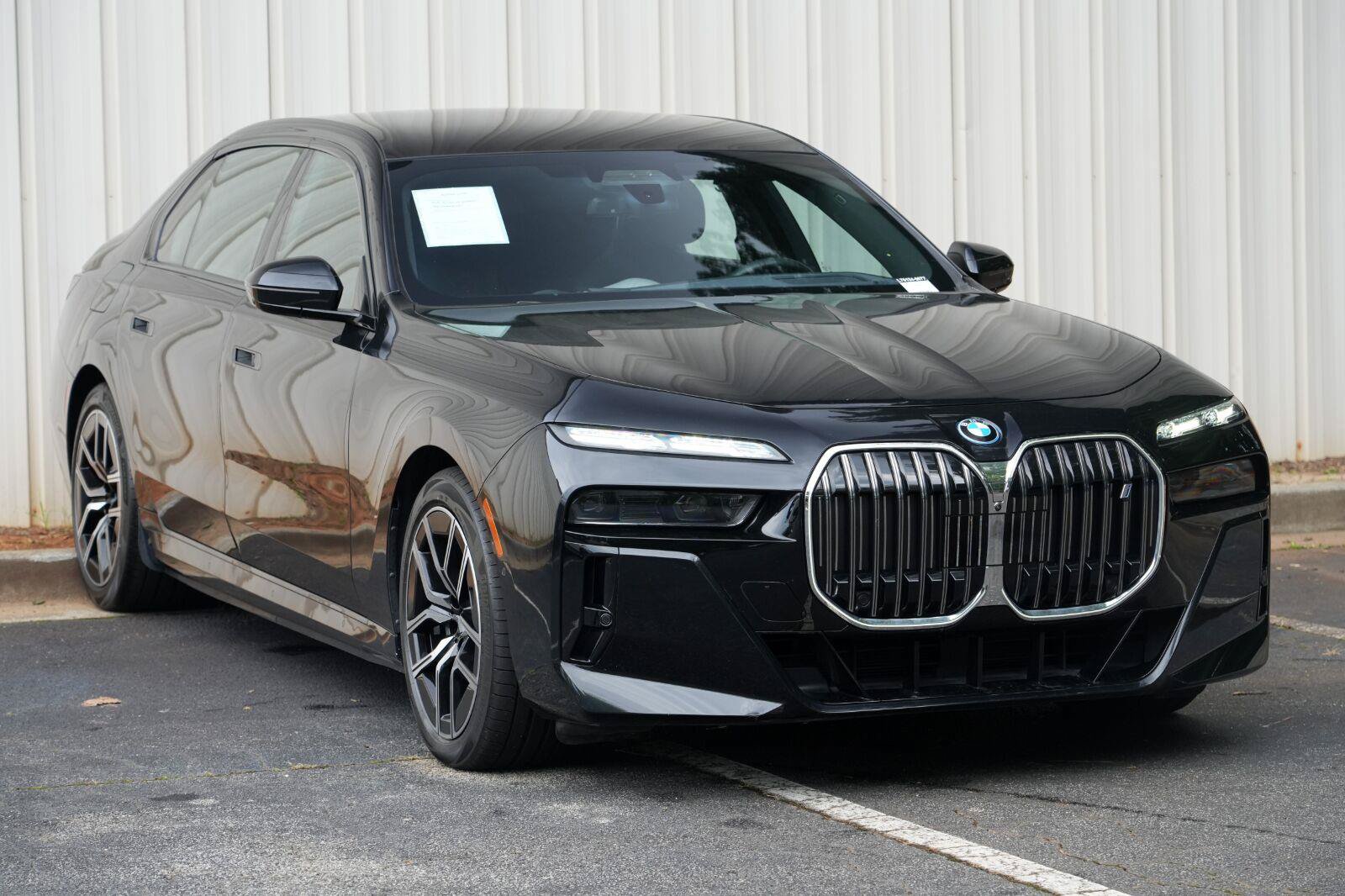 Used 2023 BMW i7 xDrive60 w/ Executive Package 2 AWD/4WD image 73