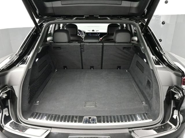Certified 2024 Porsche Cayenne Coupe AWD/4WD image 16
