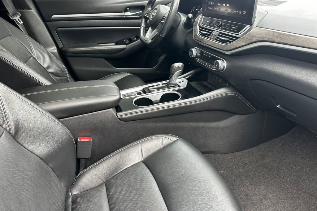 Used 2024 Nissan Altima 2.5 SL FWD image 15
