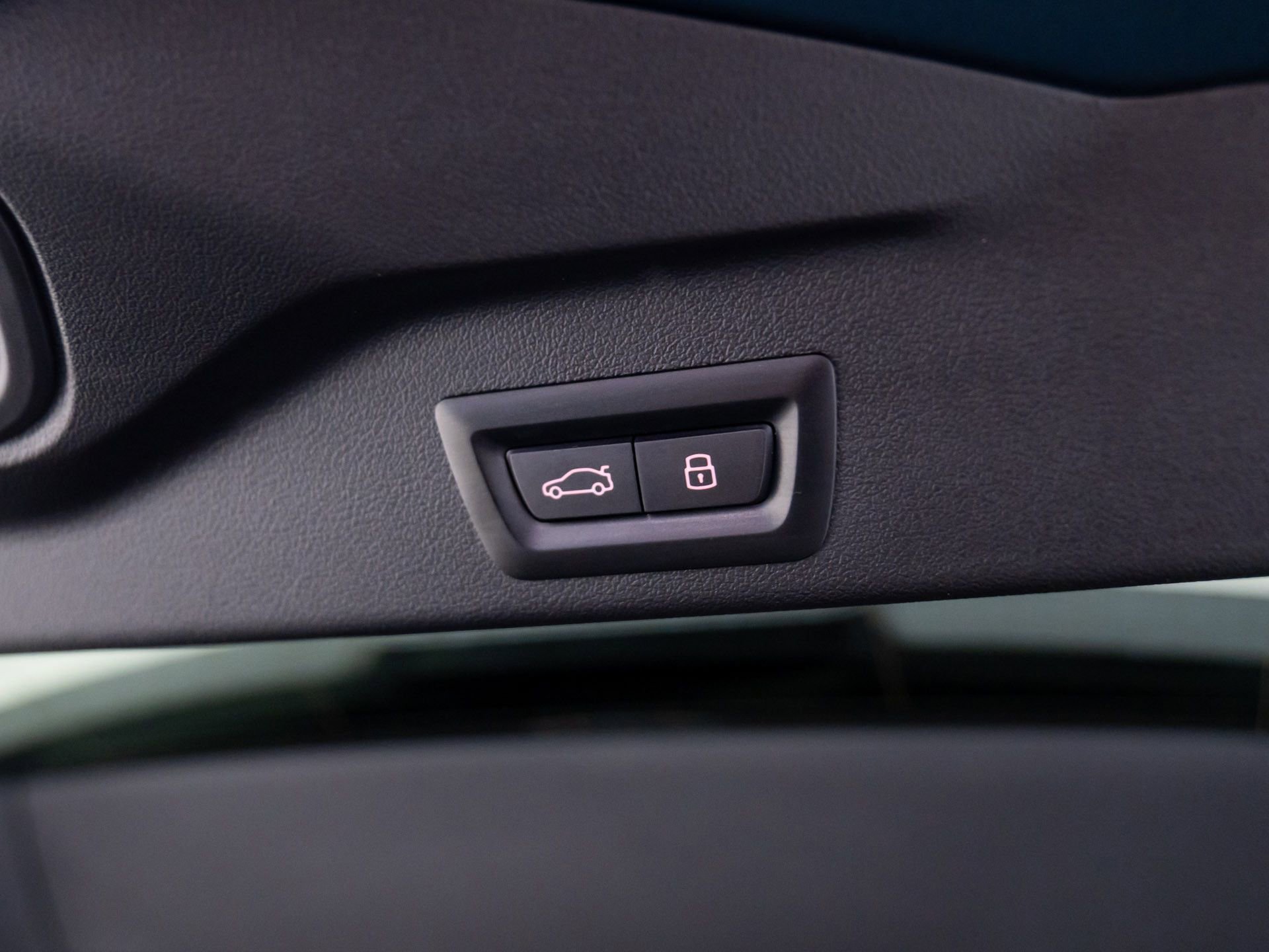 Used 2024 BMW X5 xDrive40i w/ Parking Assistance Package image 30