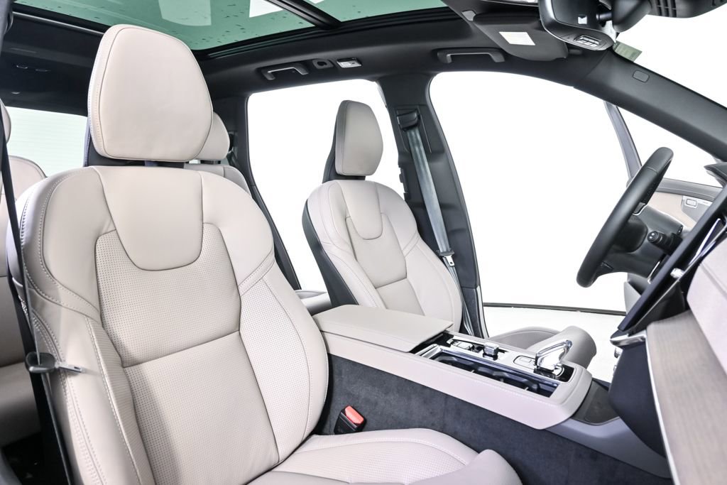 New 2026 Volvo XC90 B5 Ultra w/ Protection Package image 23
