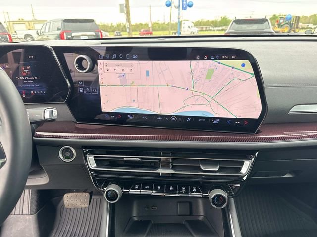 Used 2025 Chevrolet Traverse Z71 w/ Driver Confidence Package image 49