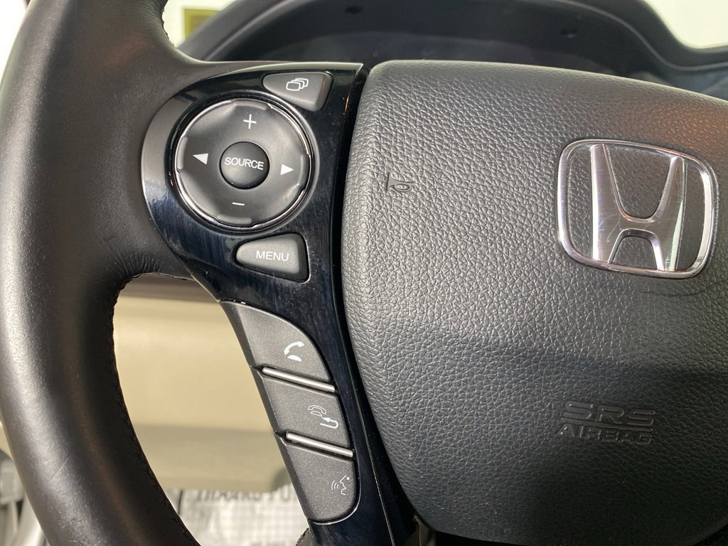 Used 2017 Honda Accord EX-L image 28
