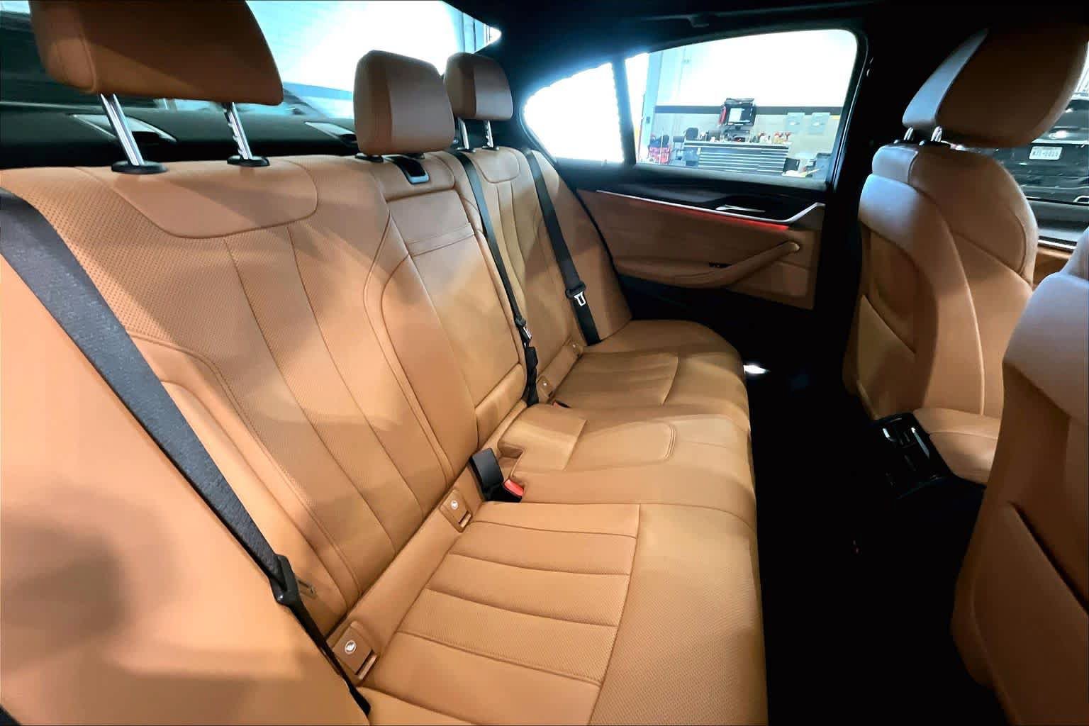 Used 2022 BMW 530i w/ M Sport Package RWD image 18