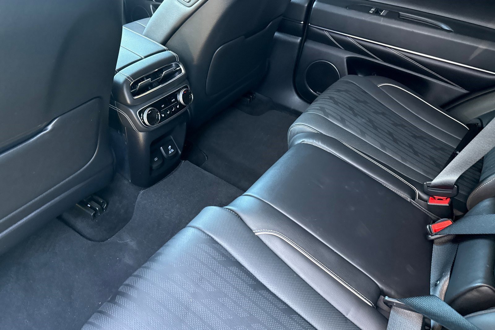 Used 2023 Genesis GV80 3.5T w/ Advanced Package image 27