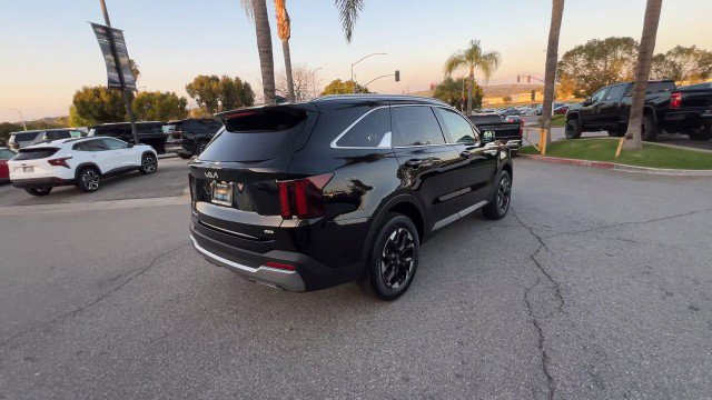 Used 2024 Kia Sorento S image 8
