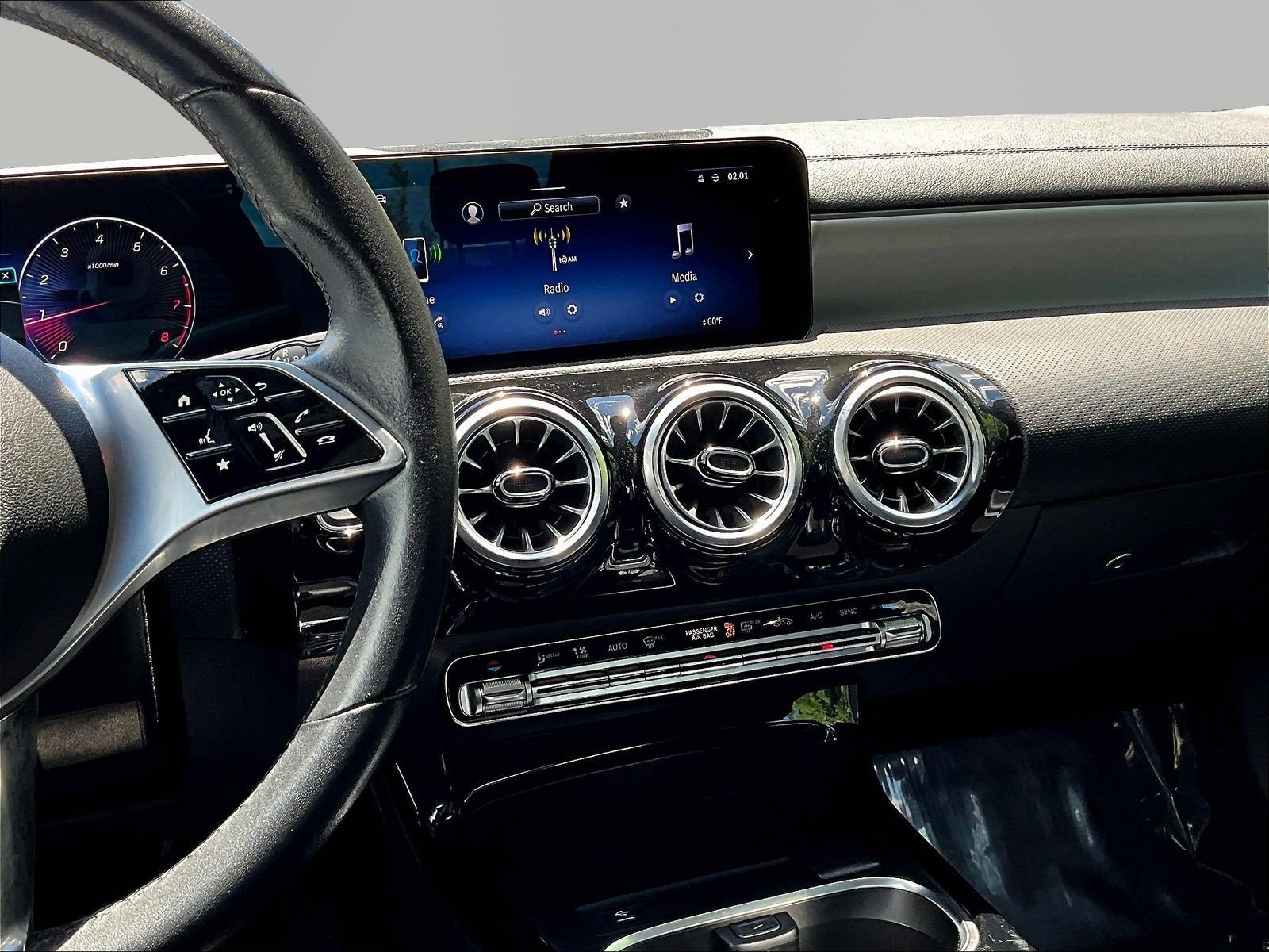 Used 2025 Mercedes-Benz CLA 250 image 9