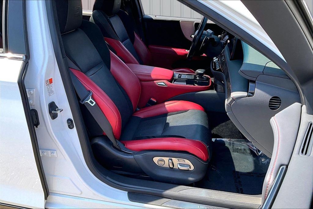 Used 2022 Lexus LS 500 F Sport w/ Accessory Package (Z2) image 29