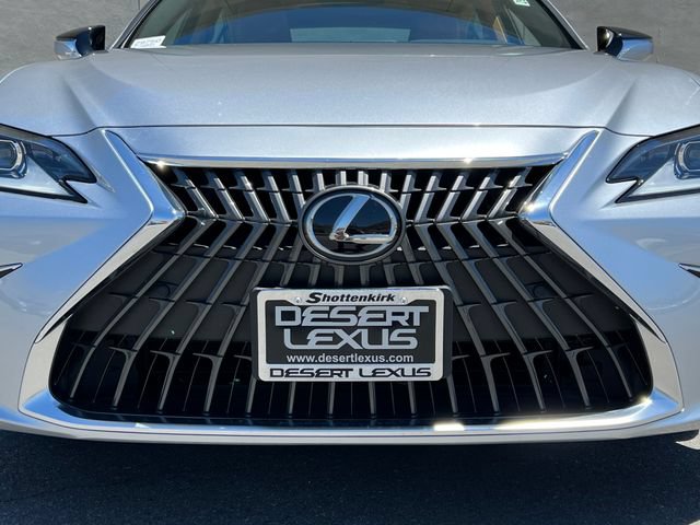 Used 2025 Lexus ES 300h w/ Premium Package FWD image 4