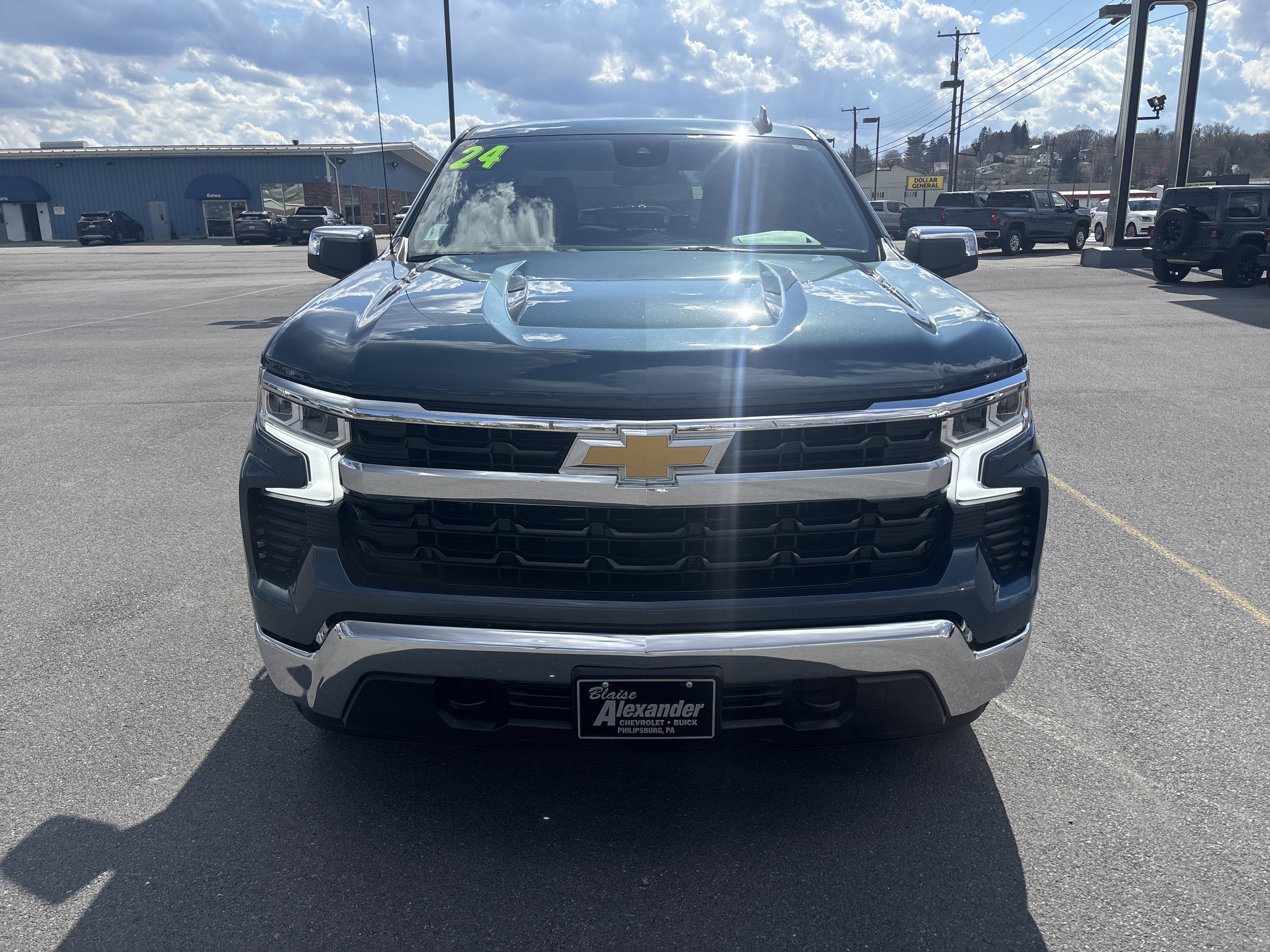 Used 2024 Chevrolet Silverado 1500 LT image 10