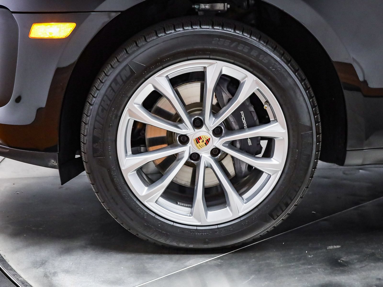 Certified 2026 Porsche Macan AWD/4WD image 10