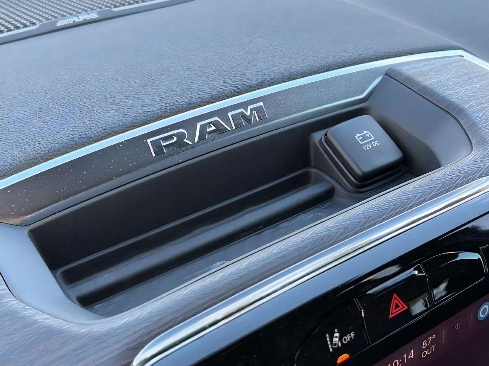 New 2027 RAM 2500 Laramie w/ Night Edition AWD/4WD image 23