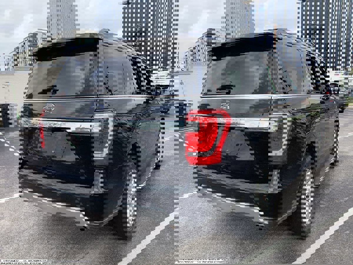 Used 2021 Ford Expedition XLT image 4