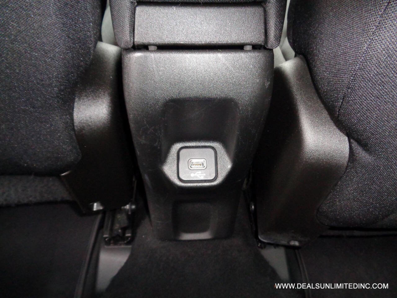 Used 2018 Jeep Renegade Latitude image 17