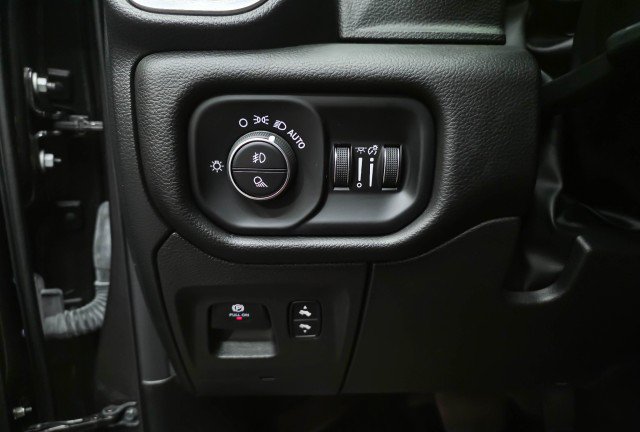 Used 2023 RAM 1500 Laramie AWD/4WD image 34