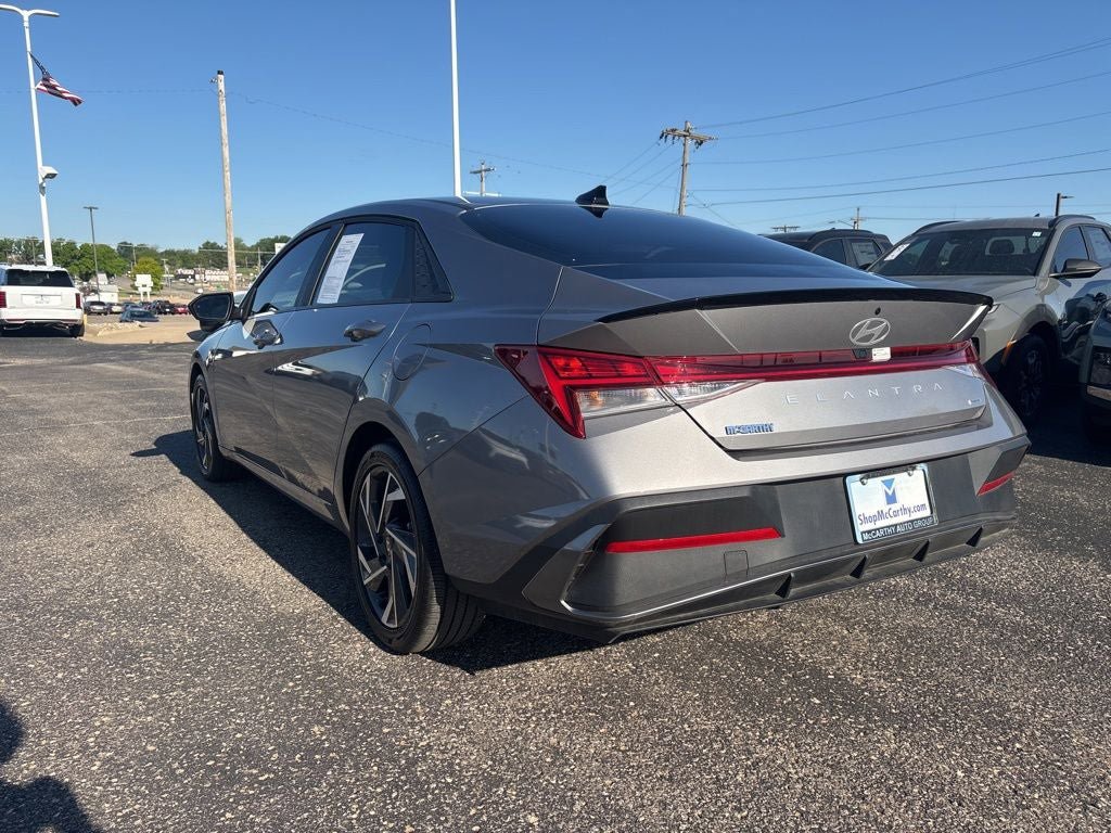 Certified 2025 Hyundai Elantra SEL w/ Cargo Package FWD image 7