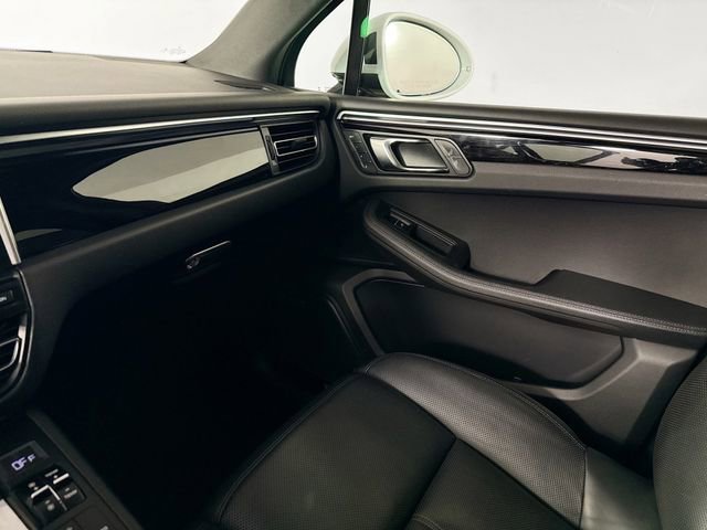 Used 2021 Porsche Macan S image 39