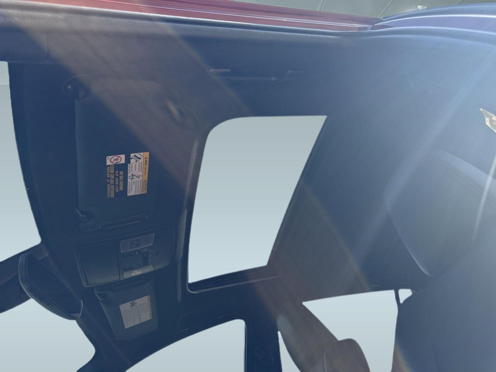 Used 2018 Toyota RAV4 SE w/ Power Extra Value Package image 17