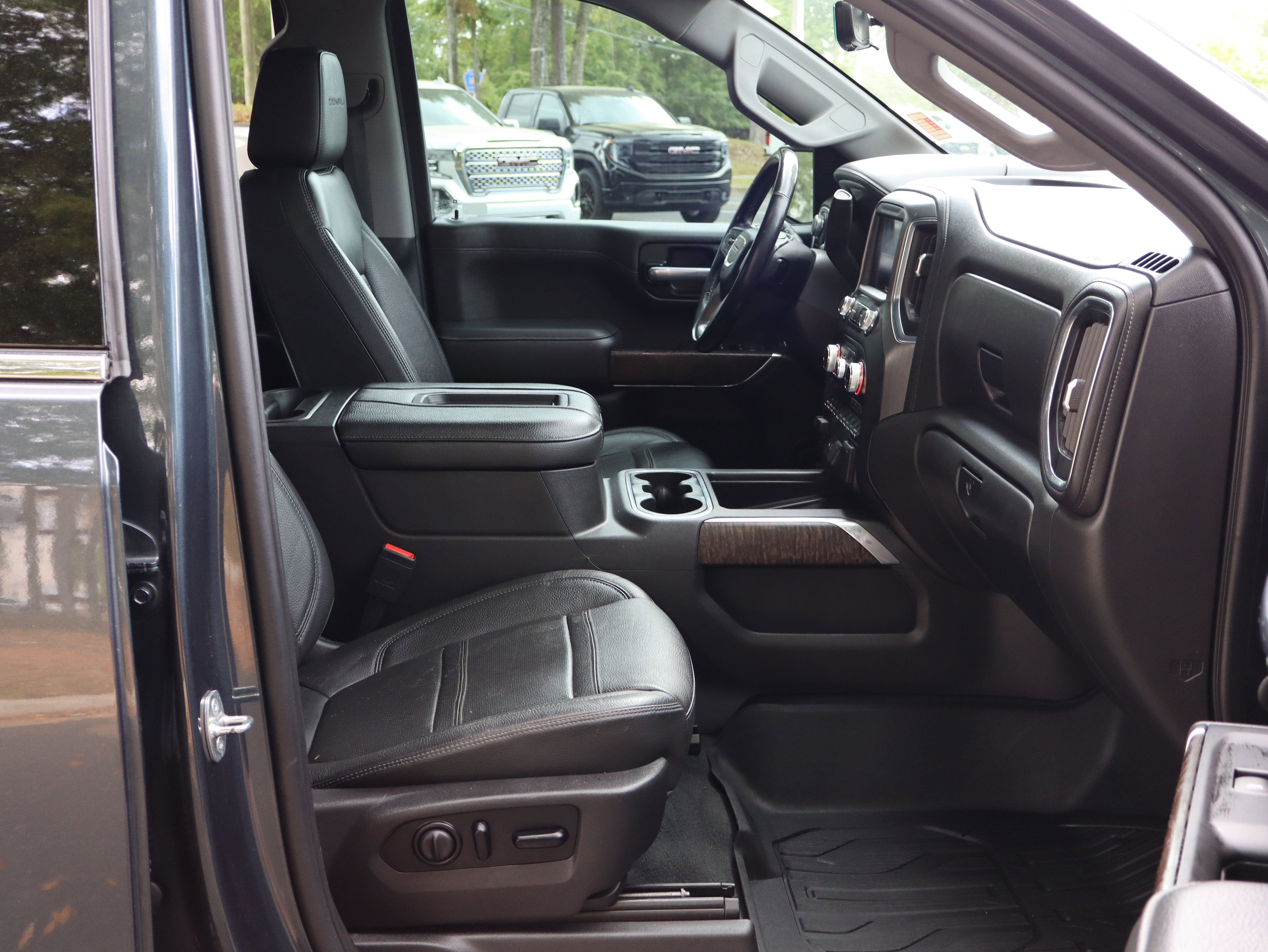 Used 2021 GMC Sierra 1500 Denali w/ Denali Ultimate Package AWD/4WD image 27