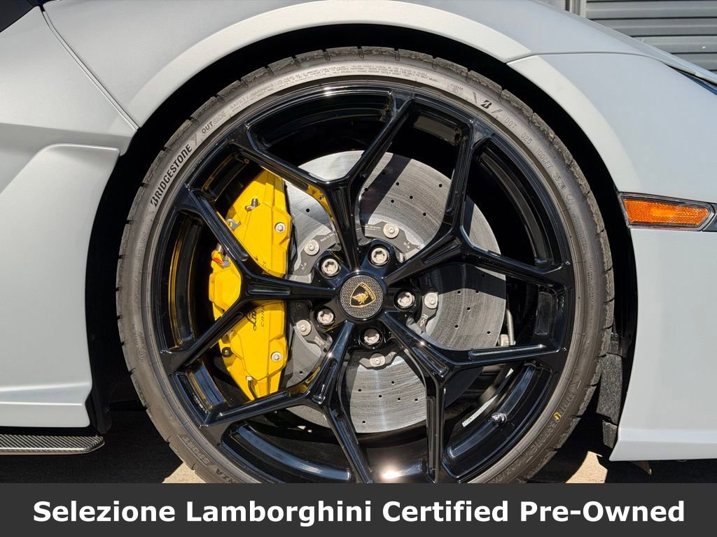 Used 2025 Lamborghini Revuelto image 7