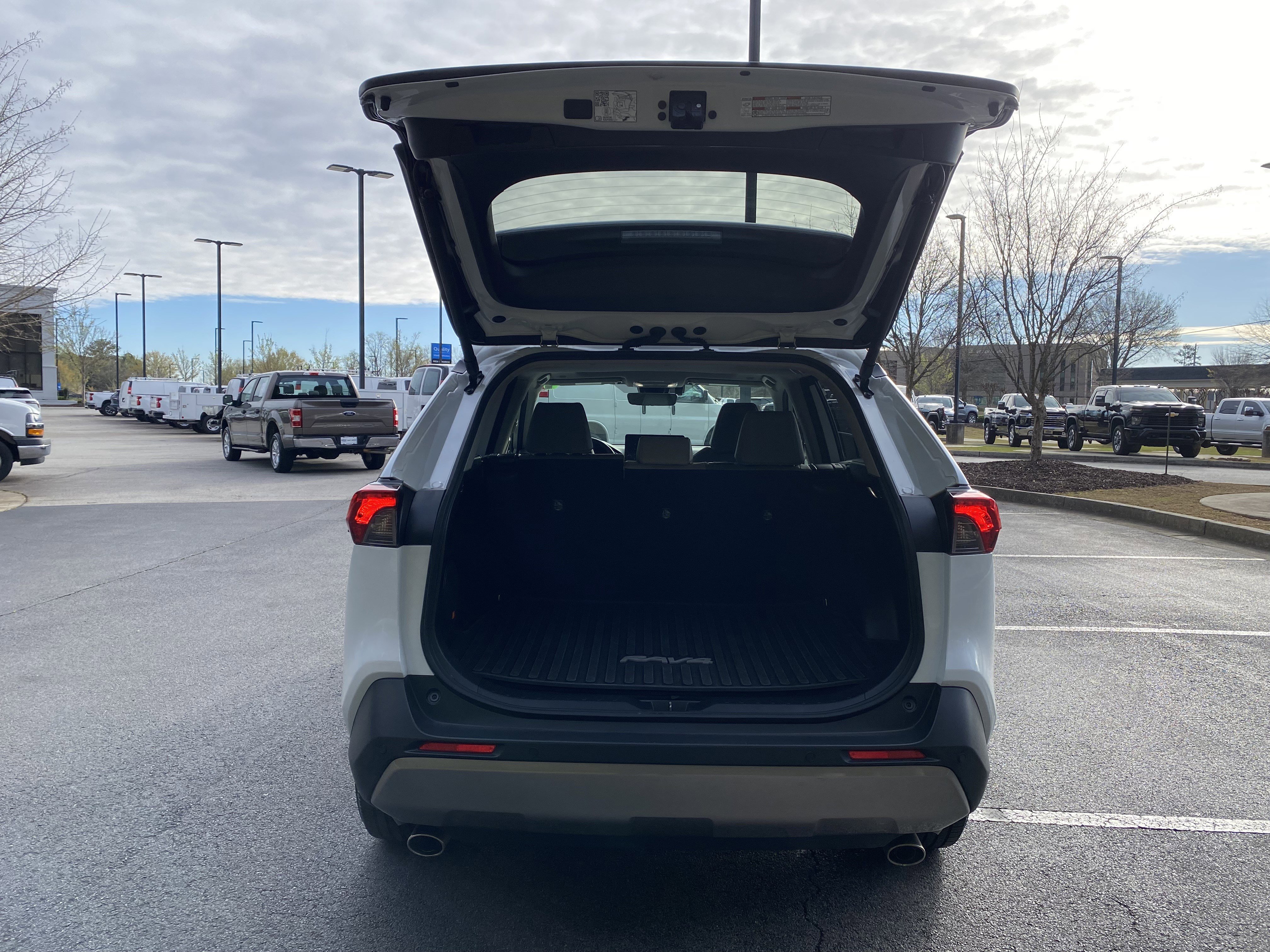 Used 2024 Toyota RAV4 Limited w/ Advanced Technology Package image 11