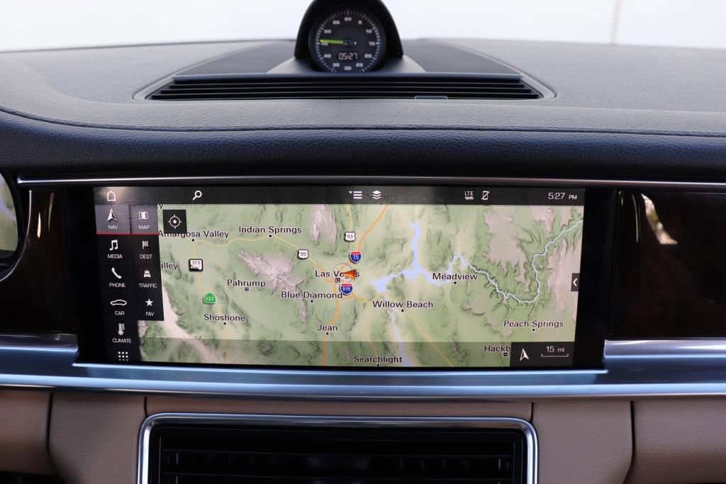 Used 2018 Porsche Panamera 4 image 46