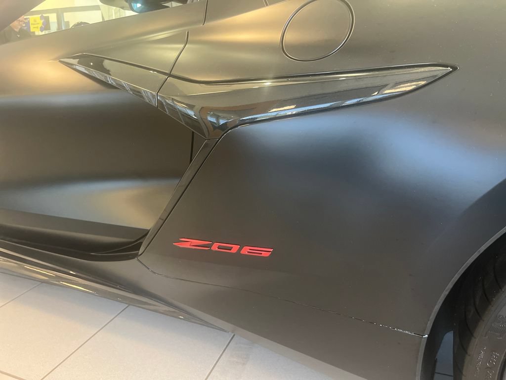 Used 2025 Chevrolet Corvette Z06 w/ Stealth Interior Trim Package RWD image 32