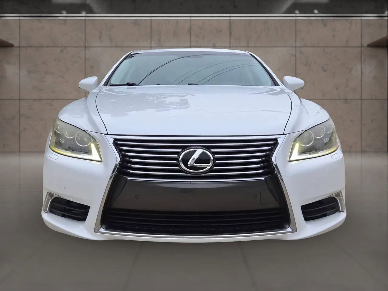 Used 2013 Lexus LS 460 w/ Comfort Pkg RWD image 5