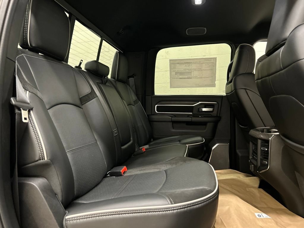 New 2026 RAM 4500 4x4 Crew Cab DRW w/ Laramie Trim Package image 9