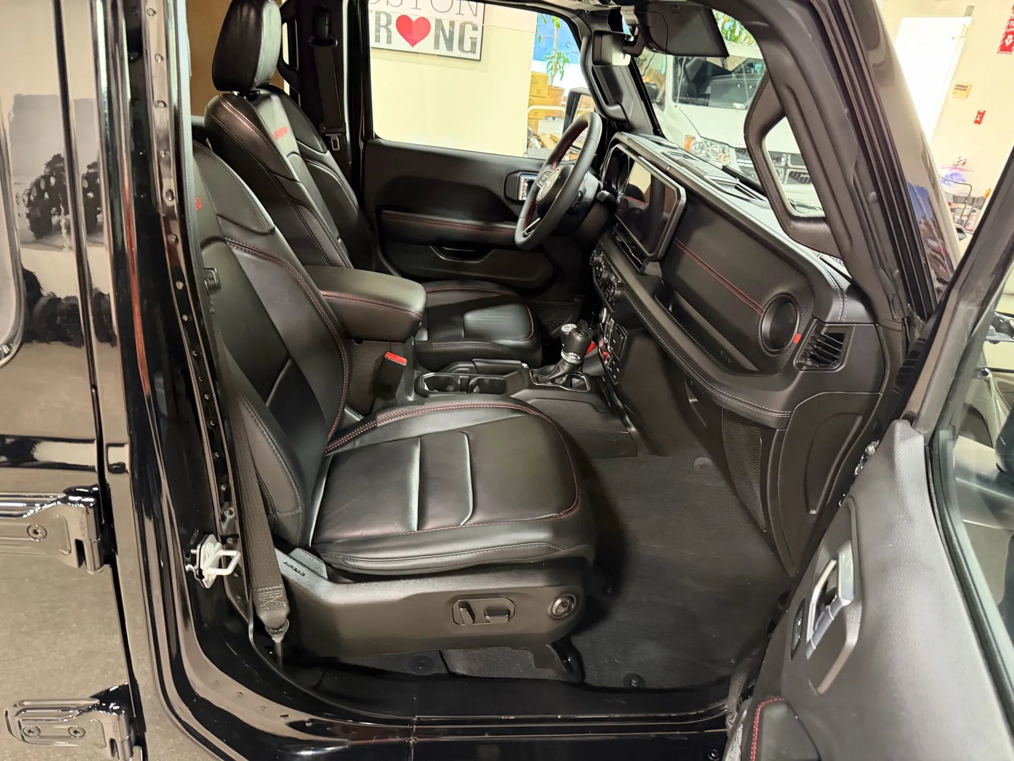 Used 2024 Jeep Wrangler Unlimited Rubicon image 45