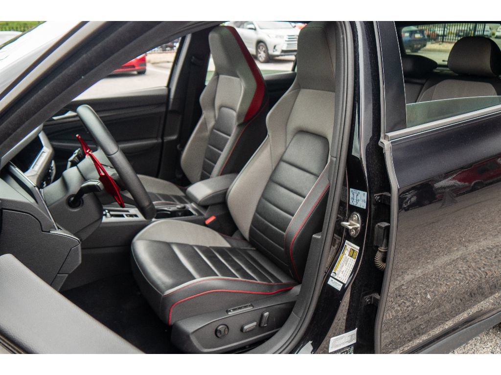 Used 2022 Volkswagen GTI Autobahn FWD image 11