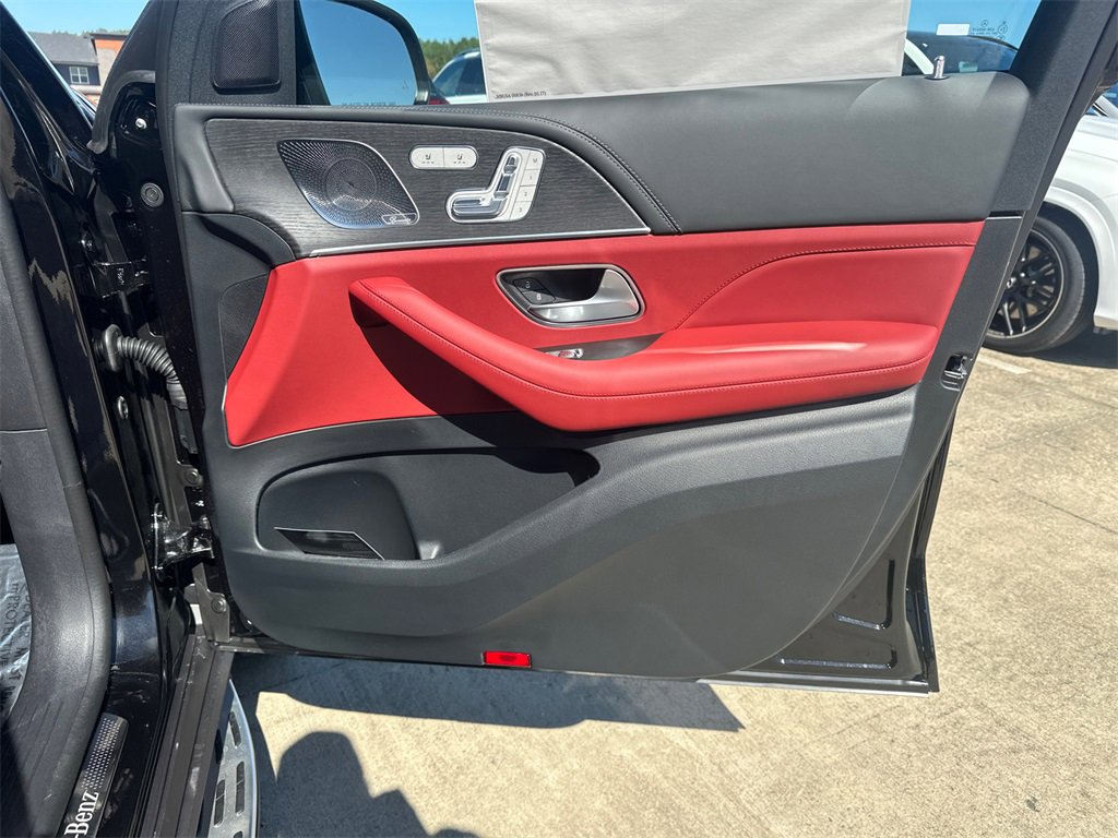 New 2026 Mercedes-Benz GLS 580 4MATIC image 16