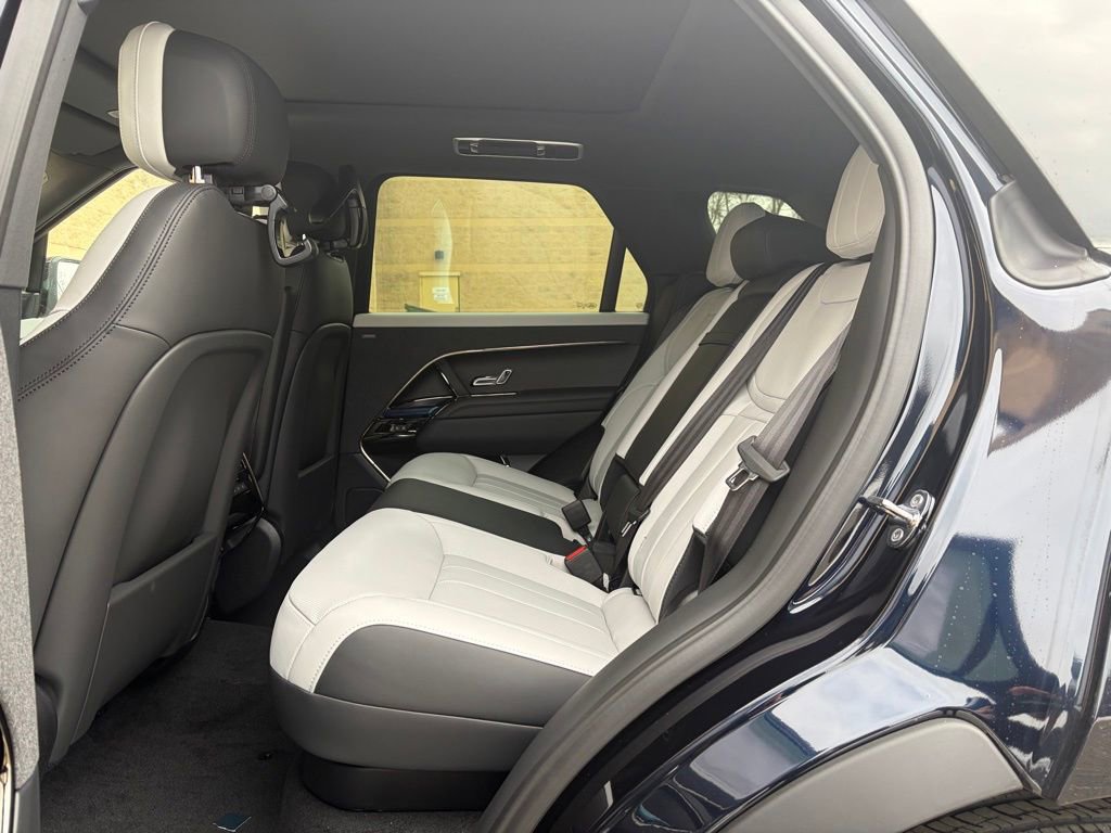 New 2026 Land Rover Range Rover Sport Dynamic SE AWD/4WD image 13