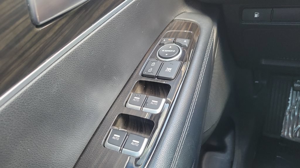 Used 2019 Kia Sorento S FWD image 18