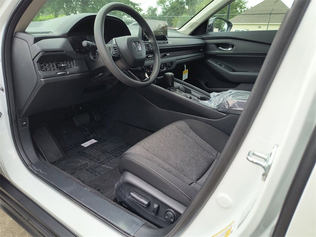 New 2025 Honda Accord SE image 2