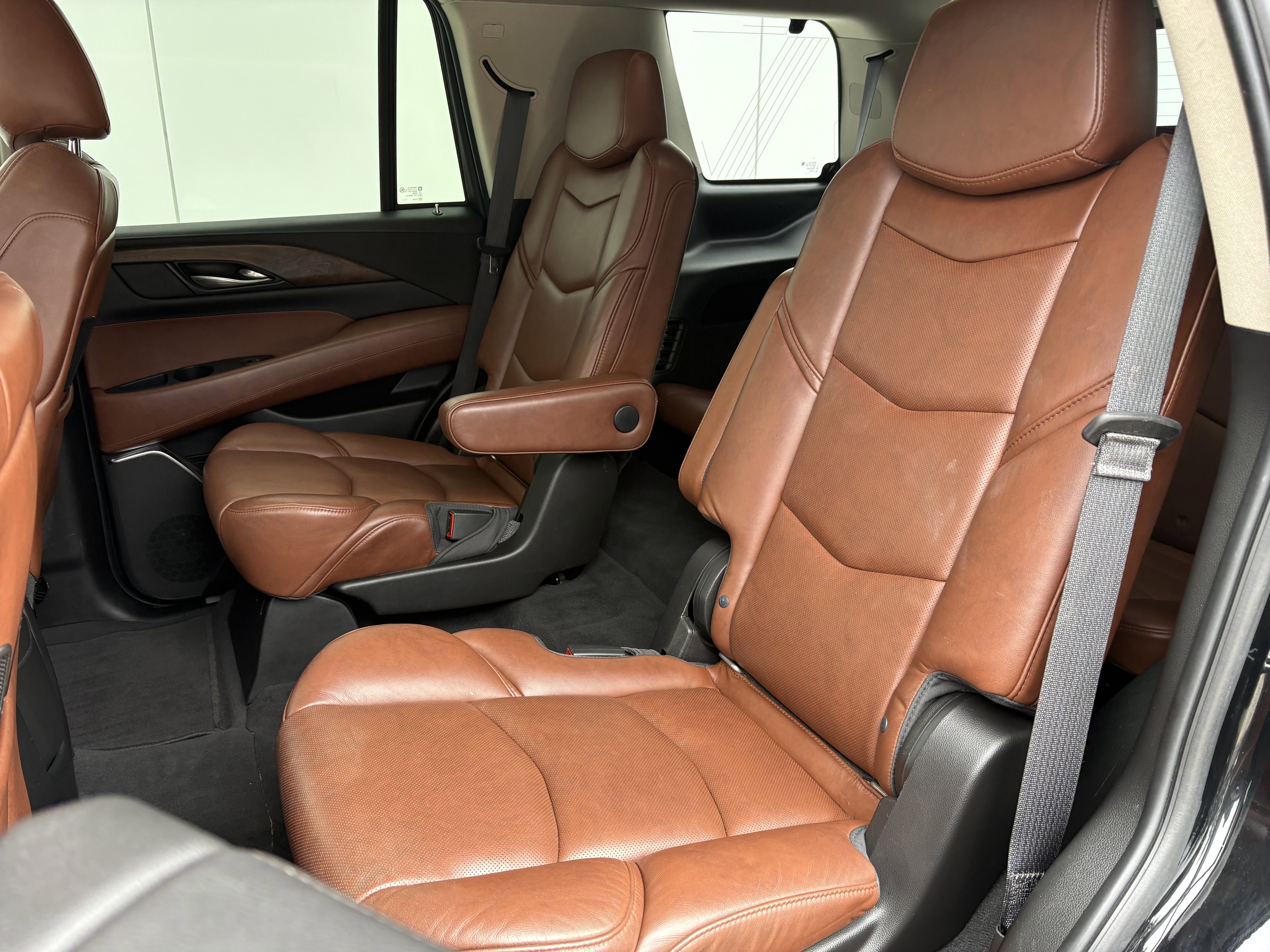 Used 2018 Cadillac Escalade Luxury image 13