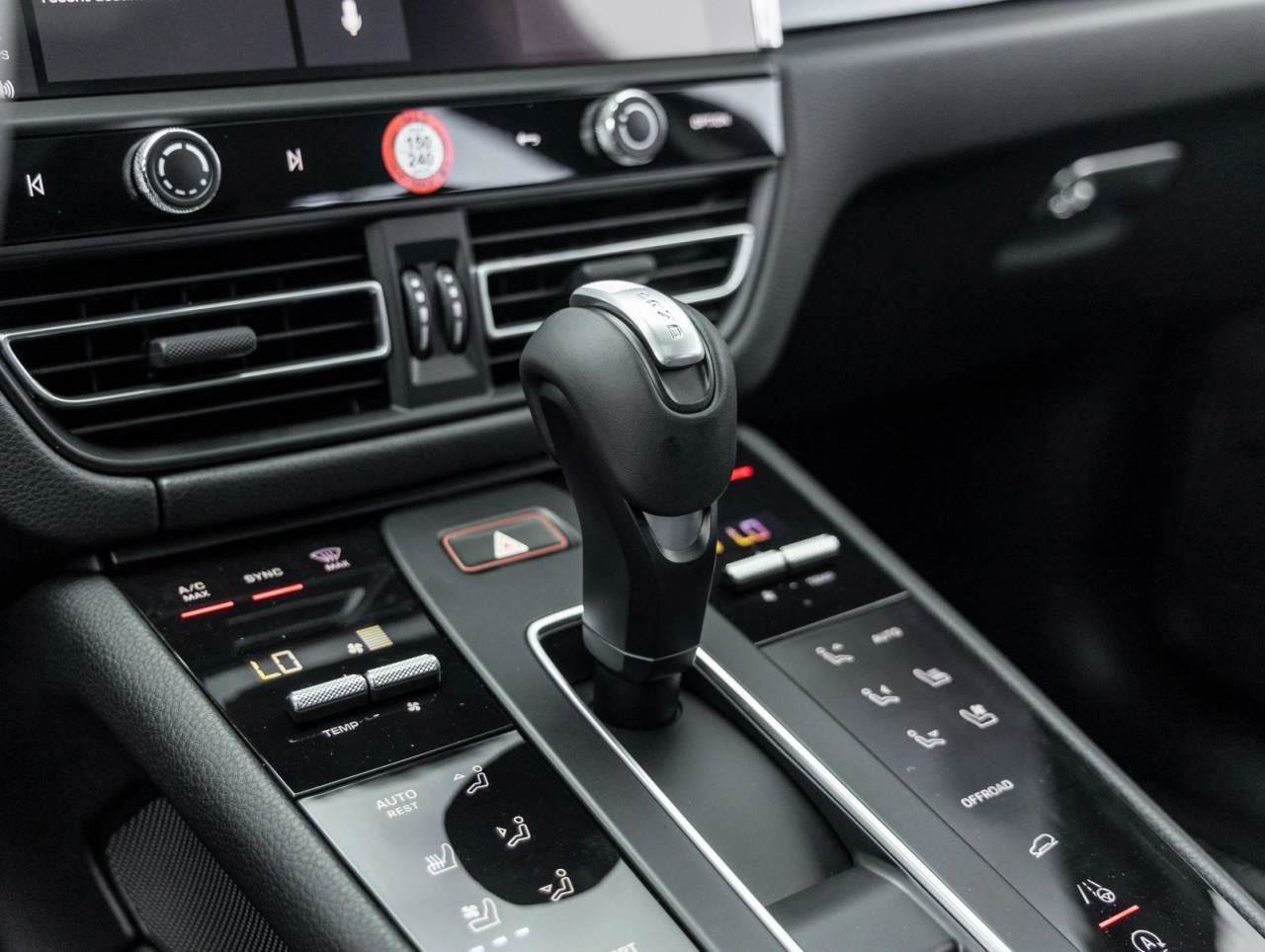 New 2026 Porsche Macan image 77