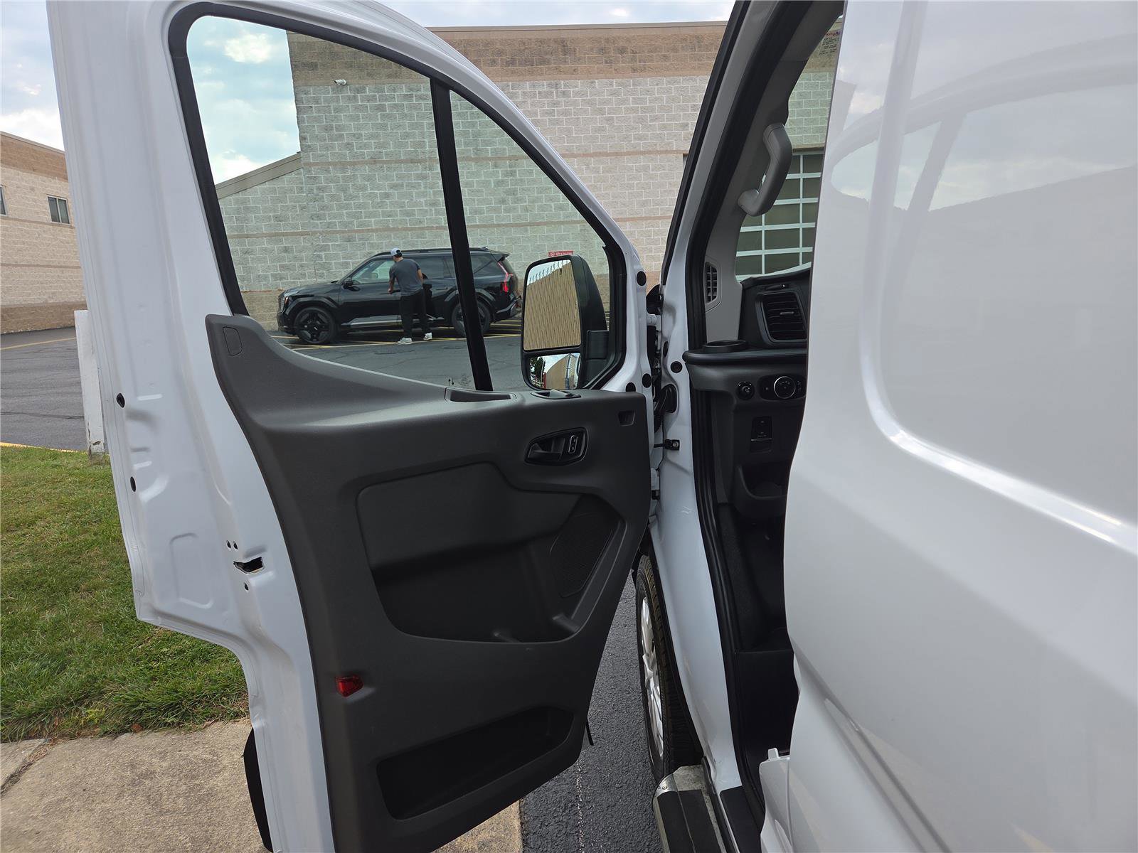 Used 2024 Ford Transit 250 Low Roof w/ Exterior Upgrade Package image 9