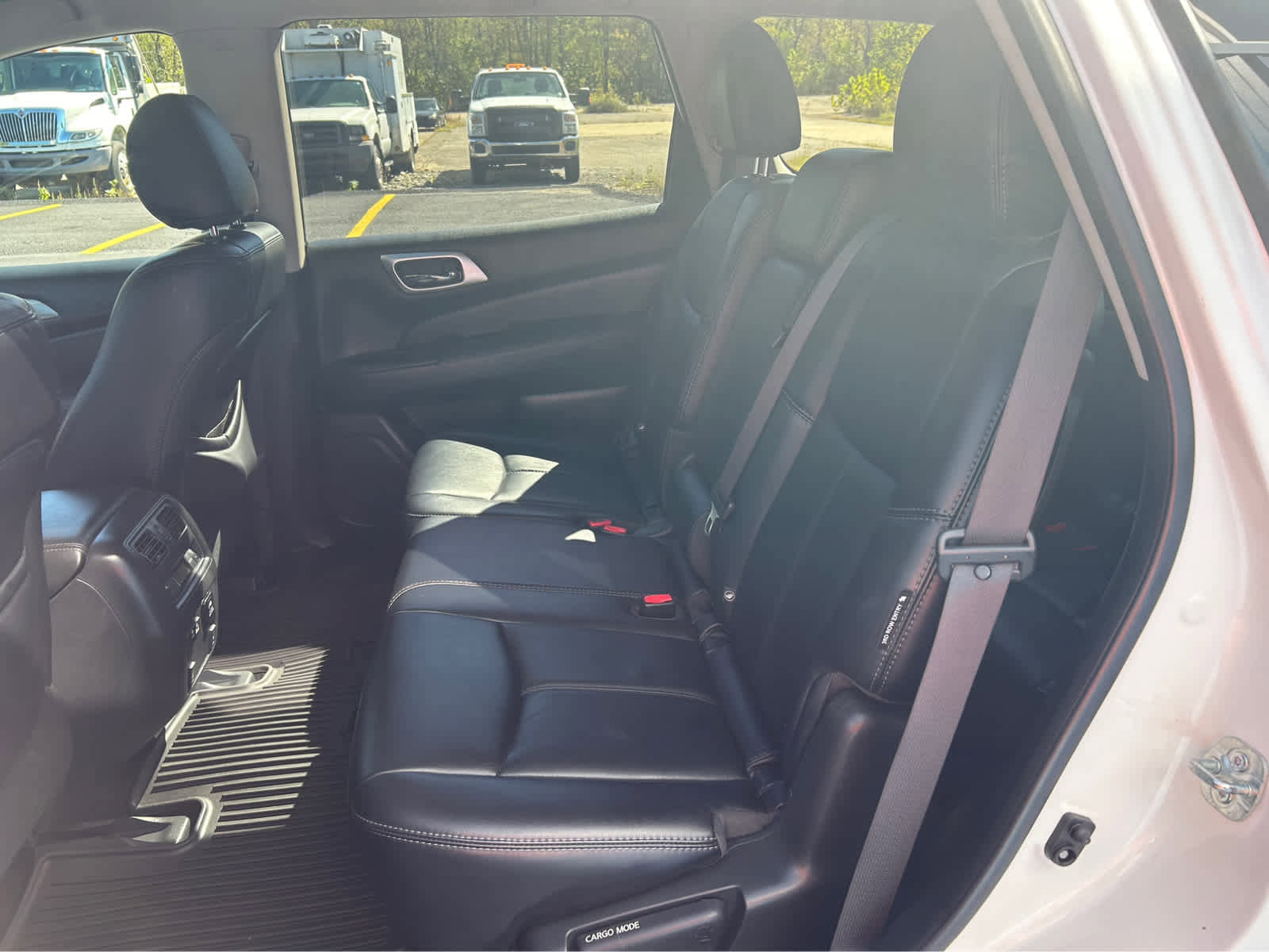 Used 2019 Nissan Pathfinder SL image 12