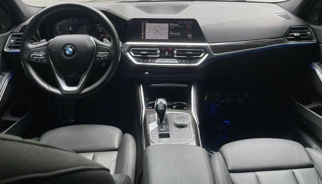 Used 2021 BMW 330i Sedan w/ Premium Package RWD image 16
