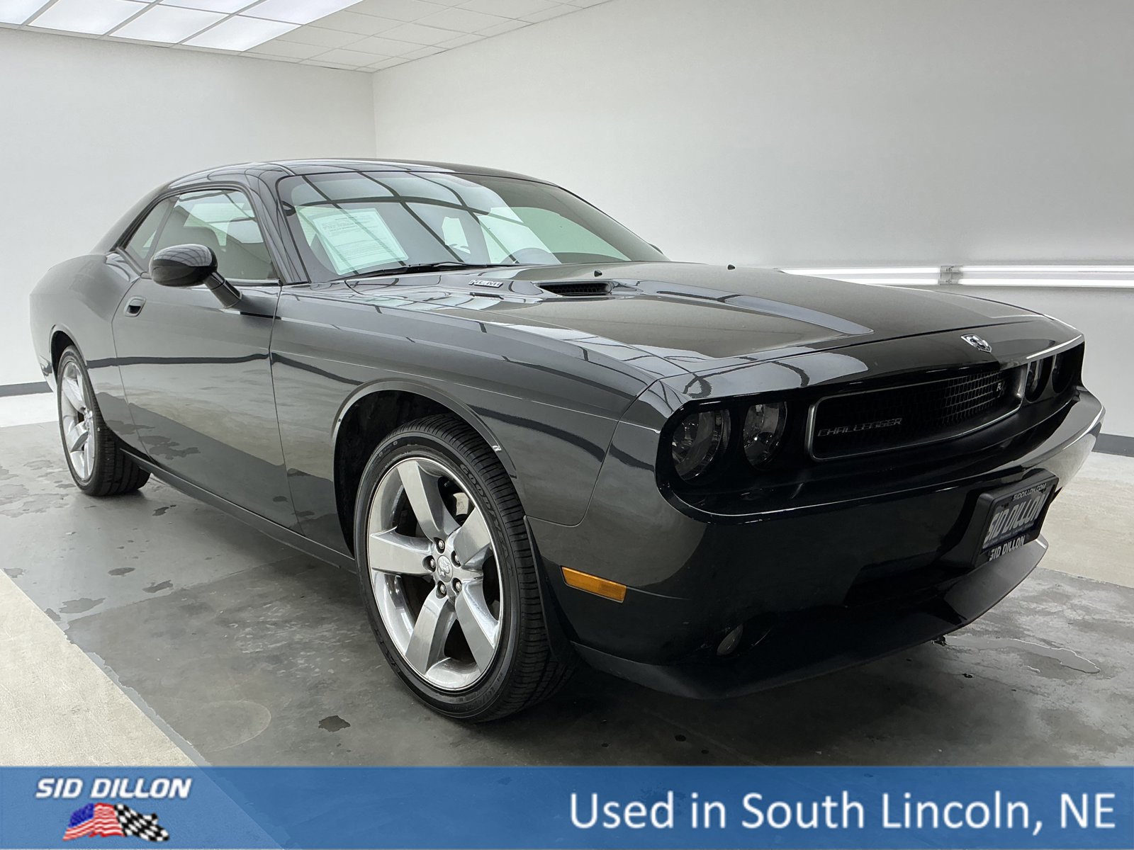 Used 2010 Dodge Challenger R/T image 3