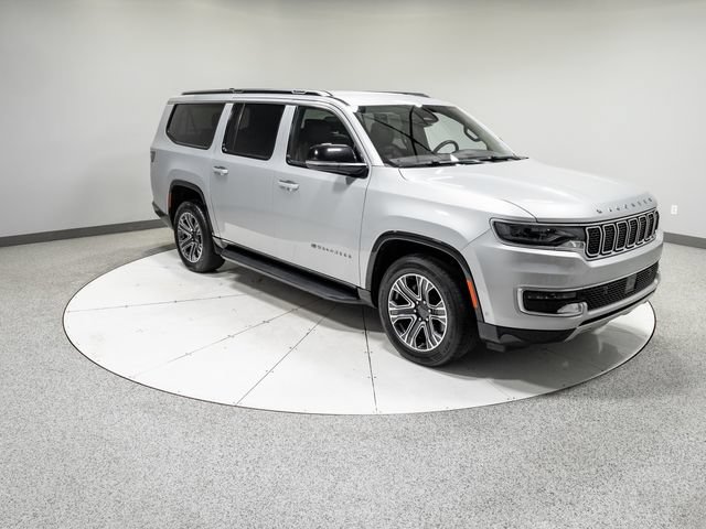 Used 2024 Jeep Wagoneer L Series II w/ Flexible Seating Group AWD/4WD image 30