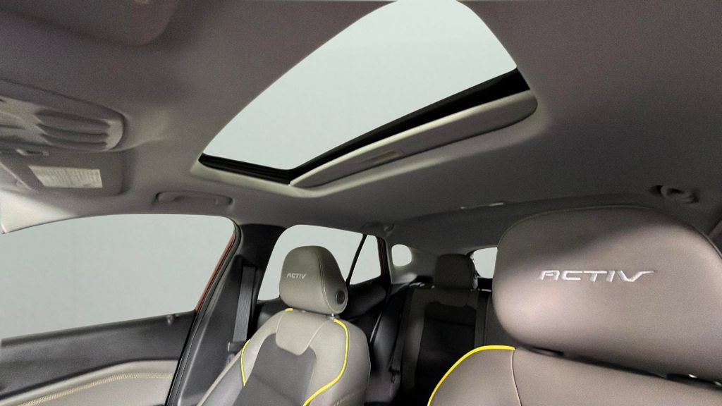Certified 2024 Chevrolet Trax ACTIV w/ Sunroof Package FWD image 26