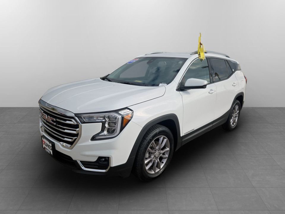 Used 2024 GMC Terrain SLT image 12