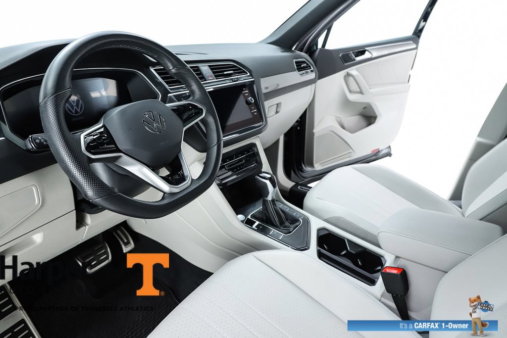 Used 2024 Volkswagen Tiguan SE R-Line FWD image 19