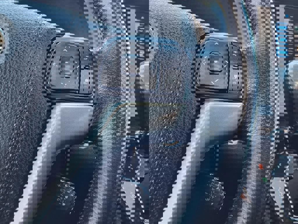 Used 2016 Toyota Sienna L image 30