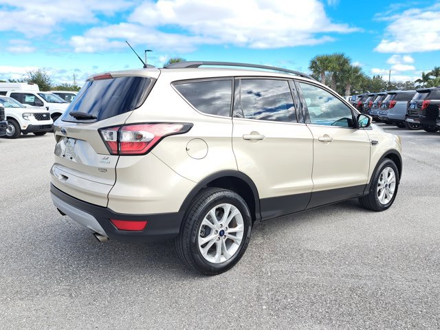 Certified 2017 Ford Escape SE w/ Equipment Group 201A image 7