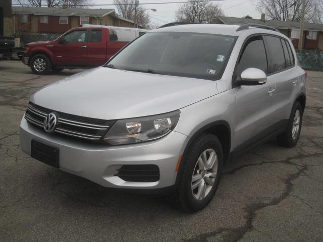 Used 2016 Volkswagen Tiguan S image 1